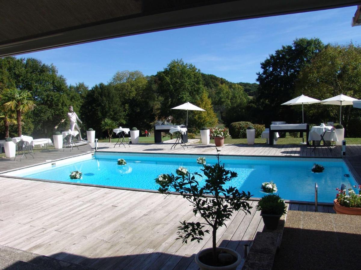 Brit Hotel Du Golf Le Lodge Salies-de-Béarn Exterior foto